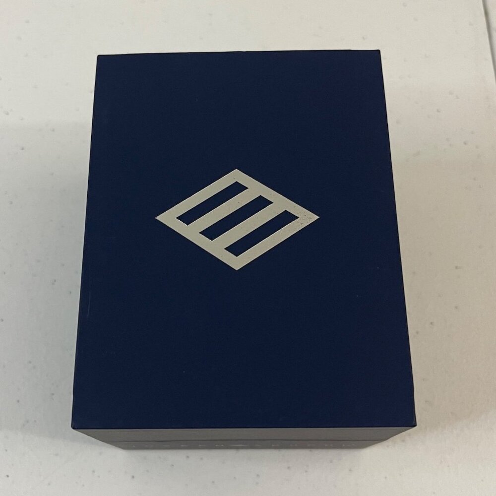 Joseph Abboud Silver-Tone White Dial Mens Watch In Original Box, New - Picture 4 of 13